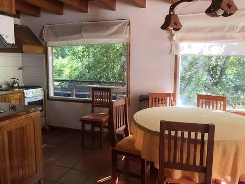 Imagen 5 de 23 de Venta Cabaña Centro Calle Las Mutisias, 2 Dormitorios 2 Baños, Chimenea Y Decks Con Parrilla