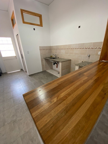 Imagen 6 de 19 de Excelente Duplex De 3 Ambientes. Reciclado A Nuevo