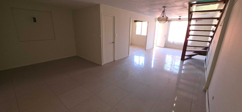 Vendo Casa En Villa Escuadrón, 4 D. (86456)