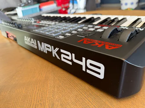 Akai Mpk 249 Controlador Usb Midi (Usado)
