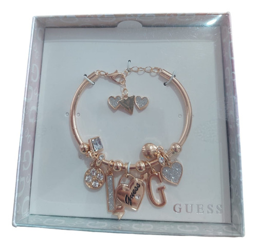 Pulsera Con Aretes Guess Con Varios Dijes Color Dorado