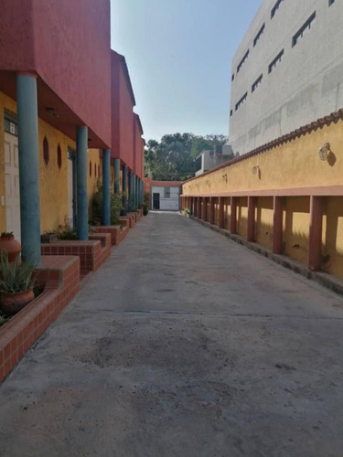 Imagen 17 de 18 de Town House 2h, 2b, Amoblado Contrato A Empresa Activa, Para Ejecutivo. Abstenerse Intermediarios, Leer Descripción