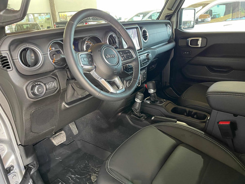 Imagen 12 de 13 de Jeep Wrangler Sahara
