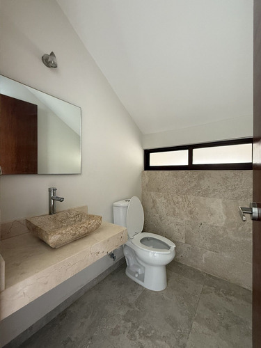 Casa De 4 Recámaras + Cuarto De Servicio, En Residencial Parque Natura En Cholul