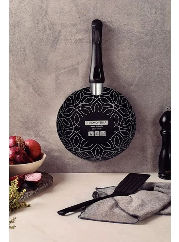 Sartén Antiadherente Tramontina con espátula Paris, 24 cm, color plomo