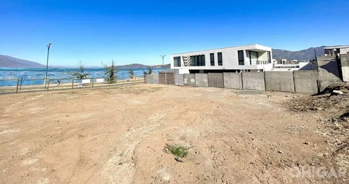 Colegio Huinganal / Av. La Dehesa