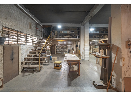 Venta De Edificio Industrial En La Yaguara - Excelente Ubicación