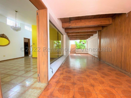 Imagen 5 de 20 de Casa En Venta En Santa Cecilia - Calle Cerrada.