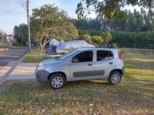 Fiat Uno Vivace 1.0 8v (flex) 4p