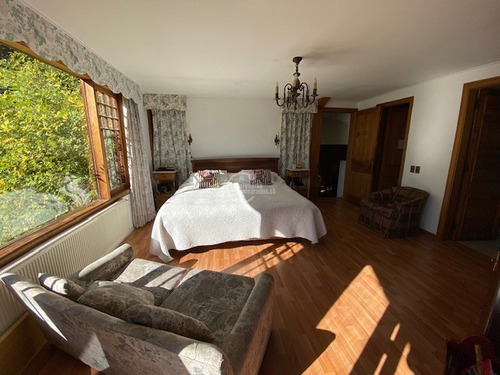 Casa En Venta De 5 Dorm. En Lo Barnechea