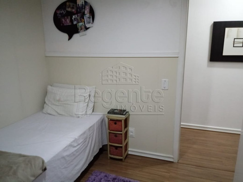 Apartamento A Venda No Bairro Balneario Em Florianopolis - V-77419