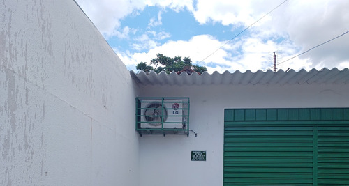 Aluga-se Sala Comercial Para Escritórios, Estúdio, Beleza E Estética