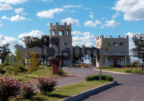 Terreno En Venta En Canning- Santo Domingo