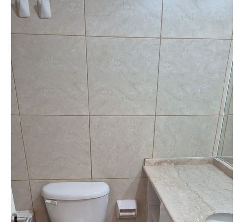 Departamento, Dos Dormitarios, Dos Baños Excelente Estado