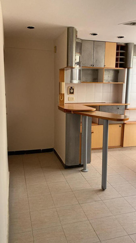 Oportunidad ! Departamento En Venta De 3 Ambientes Con Patio