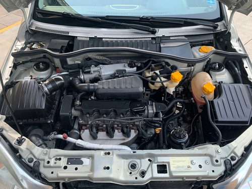 Imagem 8 de 8 de Chevrolet Corsa 1.8 Mpfi Maxx Sedan 8v Flex 4p Manual