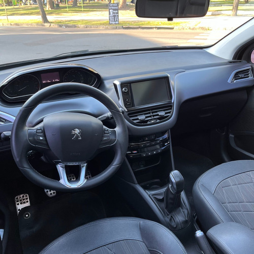 Imagen 9 de 10 de Peugeot 208 Feline Pack Cuir