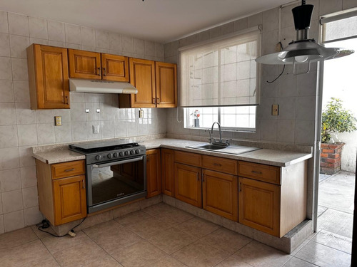 Casa En Renta En Metepec A 1 Cuadra De Av Comonfort Y Tollocan A 5 Min Town Square, En Privada