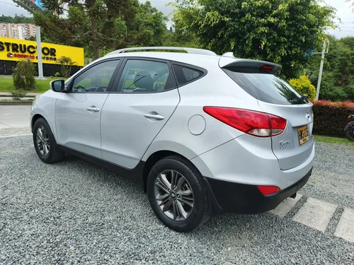 Hyundai TUCSON IX-35 2.0l 164 hp 4x2