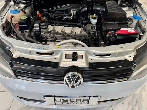 Volkswagen Voyage 1.6 Highline 101cv