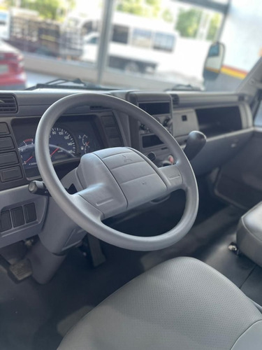 Imagen 5 de 15 de Mitsubishi Canter Fe85