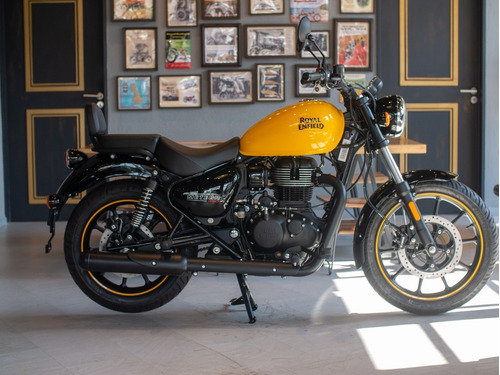 Imagen 16 de 25 de Royal Enfield Meteor 350 Fireball Amarilla Reserva