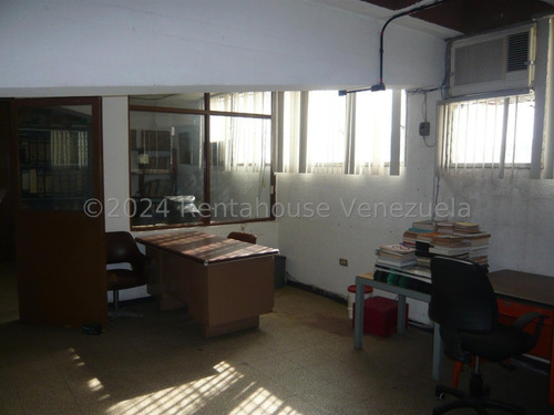 Edificio Industrial Mls #25-1311 Ng
