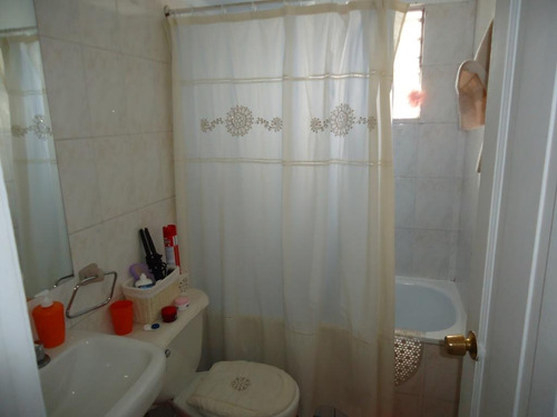 2 Dorms. 1 En Suite 2 Baños, Balcón, 1 Estacion. Techado