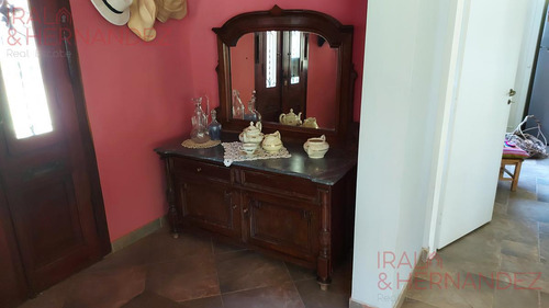 Venta Casa Con Pileta Tipo Chacra En Club De Campo Haras El Malacate