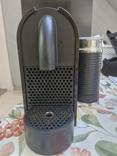 Cafetera Nespresso D55 Con Aeroccino Negro (Usado)