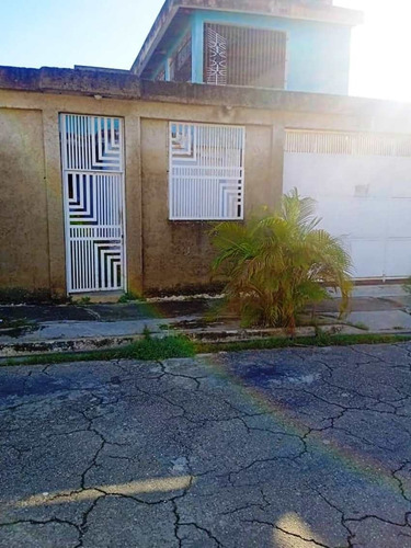 Venta Casa En Urb. Los Cardones, Tocuyito