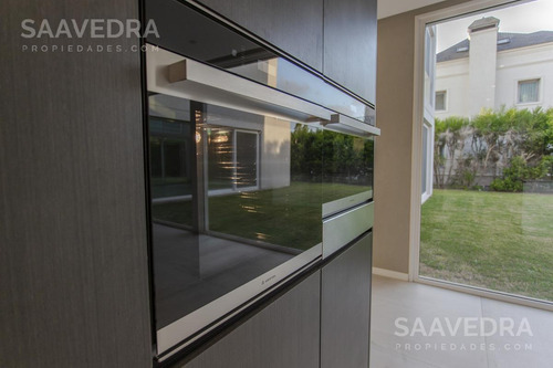Imagen 5 de 26 de Exclusiva Casa Con Vista Al Lago Y Cancha De Golf. En El Golf Nordelta
