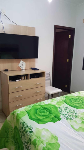 Casa Com 3 Quartos , 3 Banheiros , Duas Vagas De Garagem