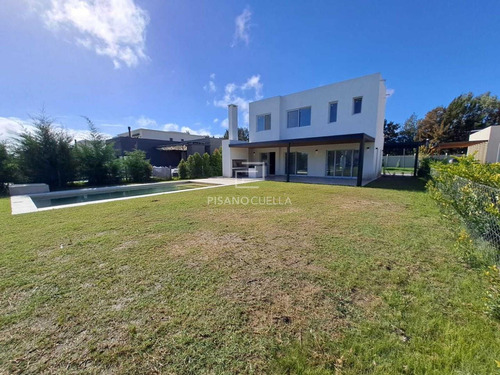 Casa En Venta En Carpinchos, Nordelta, Tigre