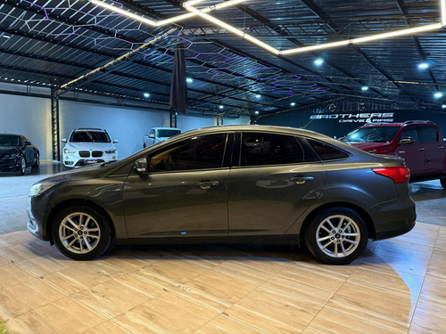 Ford Focus III 1.6 Sedan S