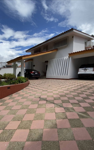 Annic Coronado Remax Vende  Casa En Prebo 2 Con Cocina Moderna, Piscina Y Tasca Baja $160.000 Ref. 228916
