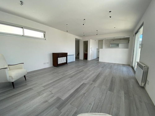 Imagen 2 de 17 de Venta Semipiso 2 Dorm C/ Cochera 15 E/45 Y 46. La Plata