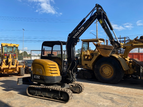 Imagem 3 de 15 de Mini Escavadeira Volvo Ec35c Ano 2011