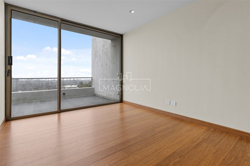Casa En Arriendo De 7 Dorm. En Lo Barnechea