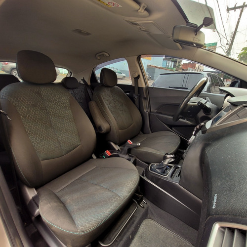 Imagem 7 de 10 de Hyundai Hb20x Style 1.6 Flex 2017 Completo Automático