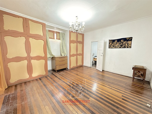 Casa En Venta De 3 Dorm. En Ñuñoa