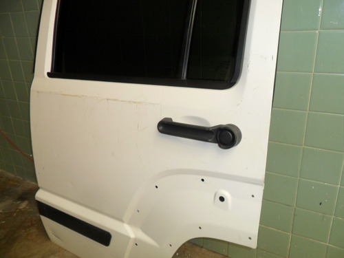 Puerta Trasera Izquierda De Jeep Cherokee 2008 Al 2015