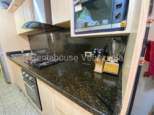 Erika Armeya Vende, Apartamento Ubicado En La Avenida Lara De Barquisimeto, Flex: 25-18079