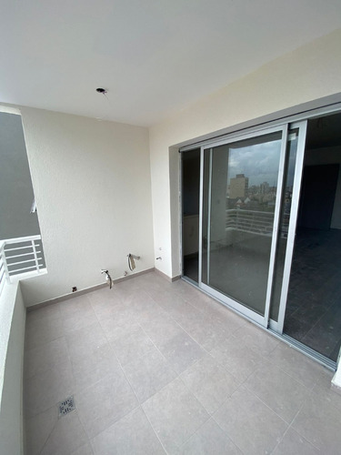 Imagen 11 de 13 de En Venta En Excelente Ubicacion Semipisos 2 Amb En Edif C/ Balcon Y Coch. Opcionales En Lanus O (019)