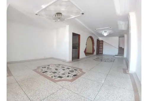 Vendo Casa De Dos Niveles En Los Nogales.