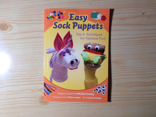 Easy Sock Puppets - Raffaella Dowling