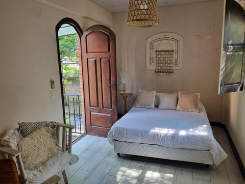 Casa De 6 Ambientes En Venta Con Cochera En Las Lomas De San Isidro