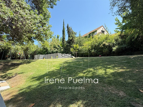 Vende Casa Con Gran Jardin En Huinganal En Lo Barnechea