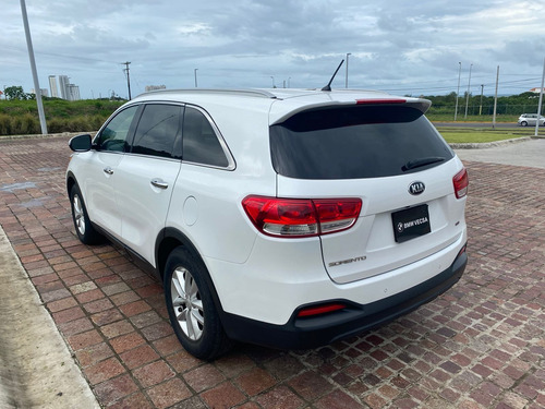 Imagen 9 de 9 de Kia Sorento 2018 2.4 L4 Lx Tela 7 Pasajeros At