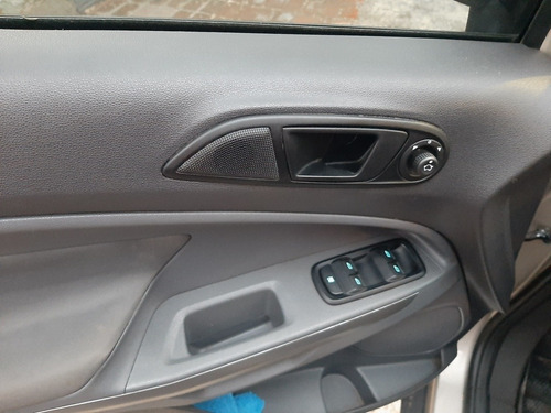 Imagen 9 de 22 de Ford Ecosport 2016 1.6 Se 110cv 4x2